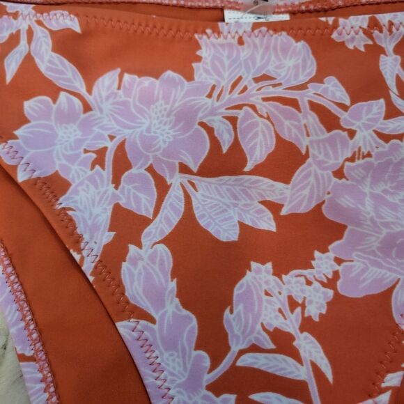 Forever 21 flower detailed swim bottoms - Picture 2 of 6